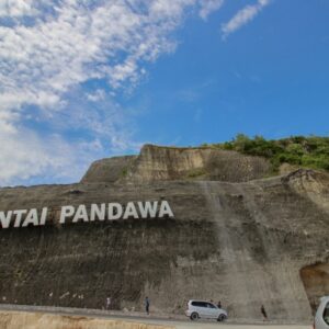 BALI 2 HARI 1 MALAM (HAPPY)